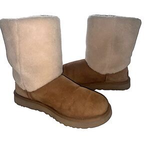 UGG Wm’s Sz 9 Chestnut Brown Classic Short ll Sherpa Cuff Mid Calf Warm Boot